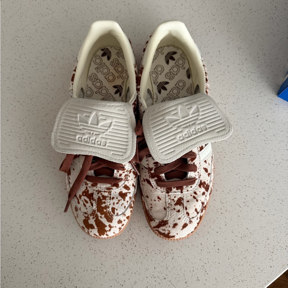 Sambas LT in Off White, Lucid Pink, & Gum - Picture 5 of 10